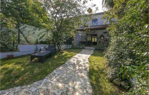 Κήπος έξω από το House Ester