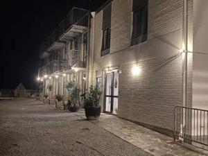 El edificio en el que está la casa vacacional