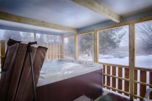 Sun & Ski Inn and Suites v zimě