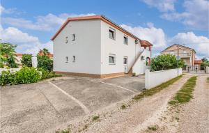 Budova, kde se apartmán nachází + 20 fotografií