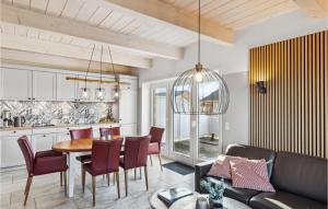 Χώρος καθιστικού στο Awesome Home In Dagebüll With Wifi