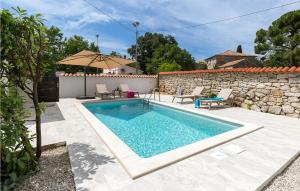 Bazén v ubytovaní Gorgeous Home In Porec With Wifi alebo v jeho blízkosti
