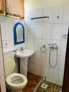 O baie la Amen Guest House And Ethiopian restaurant +36 fotografii