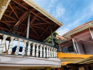Un balcon sau o terasă la Amen Guest House And Ethiopian restaurant