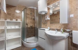 Kúpeľňa v ubytovaní Awesome Apartment In Crikvenica