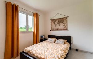 Posteľ alebo postele v izbe v ubytovaní Cozy Home In Lyons-La-Forêt