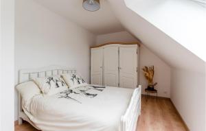 Posteľ alebo postele v izbe v ubytovaní Cozy Home In Lyons-La-Forêt