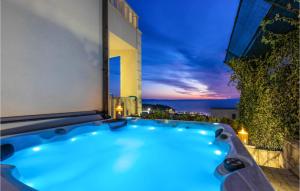Bazén v ubytovaní Cozy Home In Makarska With Sauna alebo v jeho blízkosti