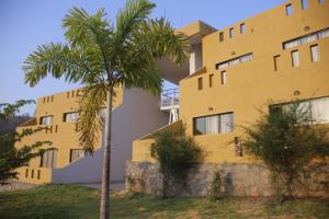 Galeriebild der Unterkunft The Yellow Retreat in Wai