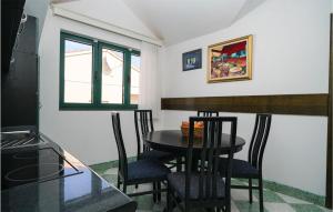 Fotografia z galérie ubytovania Lovely Apartment In Vodice v destinácii Vodice
