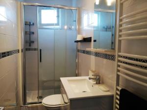 Zdjęcie z galerii obiektu Neuilly Sweet Home - Proche Paris Disney w mieście Neuilly-sur-Marne