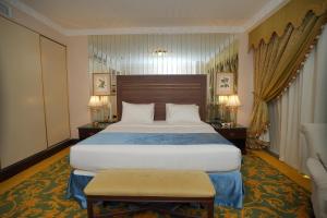 Postel nebo postele na pokoji v ubytování Habitat Hotel All Suites - Jeddah