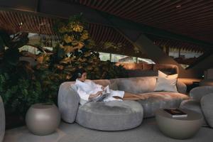 A seating area at Hotel Krallerhof
