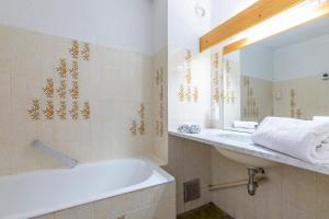 Gallery image of Hôtel les Bains in Brides-les-Bains