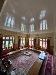Posezení v ubytování SNOWFLAKE Homestay