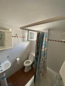 A bathroom at Nikos Studios Meltemi Family Suite Penthouse Még 37 kép