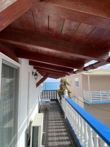 A balcony or terrace at Nikos Studios Meltemi Family Suite Penthouse