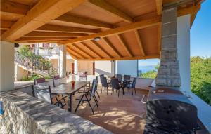Balkón nebo terasa v ubytování Cozy Apartment In Labin With Sauna