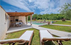 Πισίνα στο ή κοντά στο Gorgeous Home In Krnica With Wifi +44 φωτογραφίες