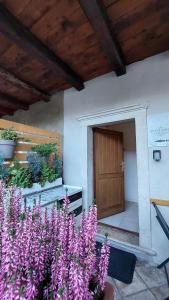 Fotografia z galérie ubytovania Monolocale in casa del 700 - Trento v destinácii Belvedere