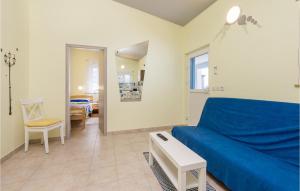 Posteľ alebo postele v izbe v ubytovaní Lovely Apartment In Kosljun With Wifi