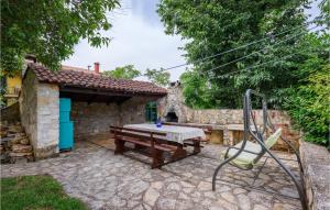 Zahrada ubytování 2 Bedroom Gorgeous Home In Vabriga
