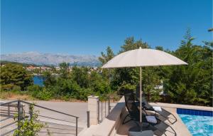 Πισίνα στο ή κοντά στο Awesome Apartment In Selca