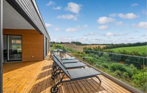 Balkon oz. terasa v nastanitvi Beautiful Home In Løgstrup With Kitchen