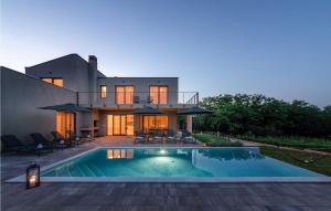 Πισίνα στο ή κοντά στο Villa Perlin