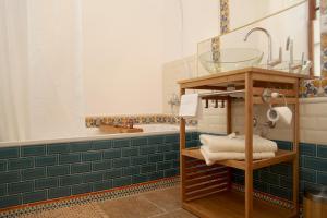 Boutique-Hotel Guesthouse Le Locle的一间浴室
