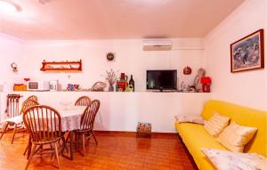 TV a/nebo společenská místnost v ubytování Holiday Home Prizba Bb