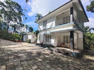 Gallery image of Exuberance Villa in Batheri