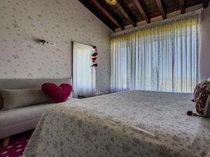 Postel nebo postele na pokoji v ubytování La Carrera, Mogro Cantabria