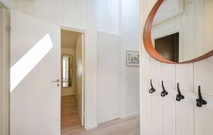 Fotografie z fotogalerie ubytování Beautiful Home In Ebeltoft With Kitchen v destinaci Ebeltoft