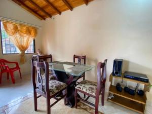 Posezení v ubytování Central y Cómoda casa San Rafael Wifi y Balcón