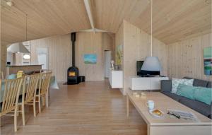Χώρος καθιστικού στο Gorgeous Home In Rødby With Wifi