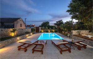 Πισίνα στο ή κοντά στο Villa Bandela