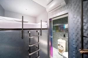 Diamond Capsule Hotel Amsterdam South的一间浴室