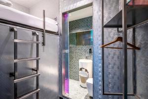 Diamond Capsule Hotel Amsterdam South的一间浴室