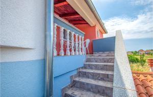 Balkón nebo terasa v ubytování Two-Bedroom Apartment In Vodnjan