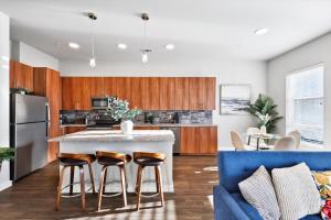 Kuchyň nebo kuchyňský kout v ubytování Downtown Fort Worth Luxe Retreat, Pool, Gym and Free Parking