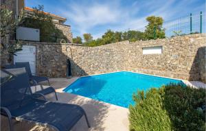 Bazén v ubytovaní Pet Friendly Home In Krk alebo v jeho blízkosti
