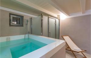 Πισίνα στο ή κοντά στο Beautiful Home In Krnica With Sauna