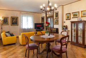 TV/trung tâm giải trí tại Villa Magnolia