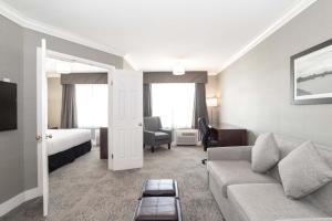 Posezení v ubytování Sandman Hotel Saskatoon