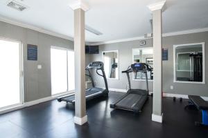 Fitness centrum a/nebo fitness zařízení v ubytování Sandman Hotel Saskatoon