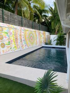 Bazén v ubytování Wahoo lodge, piscine privée, orient bay nebo v jeho okolí