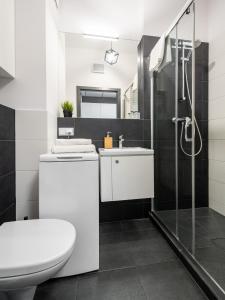 Kúpeľňa v ubytovaní Prymasa Tysiąclecia 83A City Center View By Perfect Apart + 37 fotografií