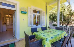Μπαλκόνι ή βεράντα στο 3 Bedroom Awesome Apartment In Lovran