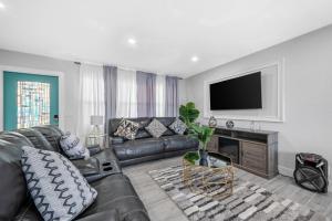 Télévision ou salle de divertissement dans l'établissement Faithfulness Investment inc